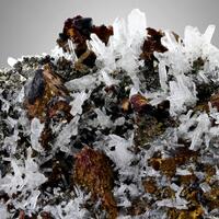 Chalcopyrite With Quartz