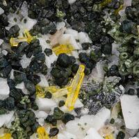 Clinochlore Epidote Titanite & Ilmenite