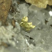 Gold With Siderite & Quartz & Pyrrhotite & Cubanite & Calcite