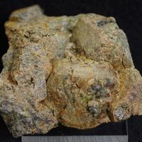 Grossular With Magnetite