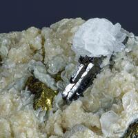 Wolframite Calcite & Chalcopyrite