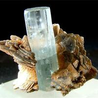 Aquamarine With Muscovite