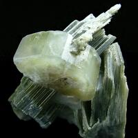 Fluorapatite With Muscovite