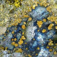 Mangan-rockbridgeite With Cacoxenite & Beraunite