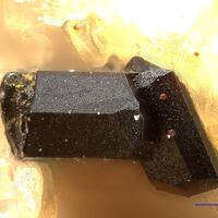 Ferriakasakaite-(La)