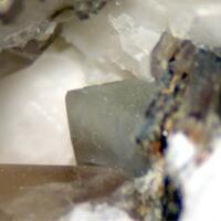 Hingganite-(Y) & Quartz