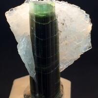 Elbaite With Cleavelandite