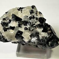 Spinel With Calcite