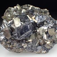 Sphalerite & Arsenopyrite & Quartz