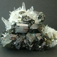 Sphalerite Chalcopyrite Pyrite & Quartz