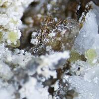 Alicewilsonite-(YCe) & Sabinaite
