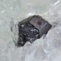 Magnesiocoulsonite