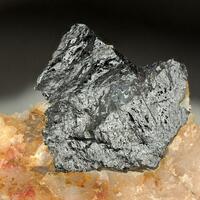 Tapiolite-(Fe)