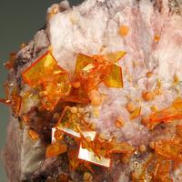 Wulfenite & Hedyphane Mimetite