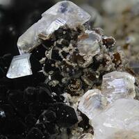 Calcite Goethite & Pyrolusite