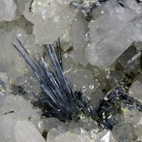 Stibnite Cervantite & Quartz