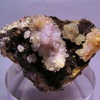 Hyalite Quartz & Chalcedony