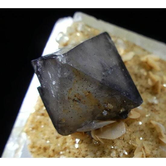 Scheelite & Siderite On Quartz