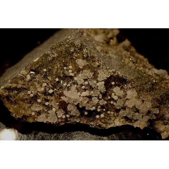 Phillipsite-K Chabazite & Calcite