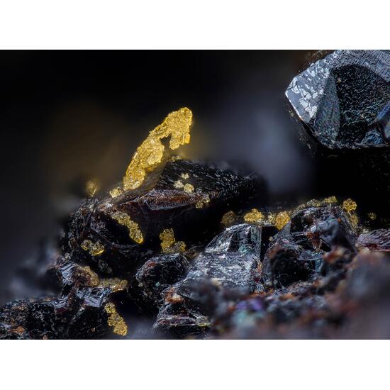 Cyrilovite & Kryzhanovskite