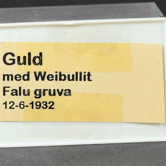 Gold With Weibullite