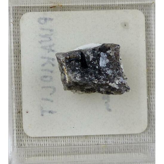 Pinakiolite