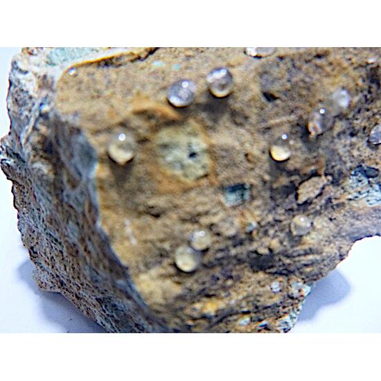 Melanophlogite