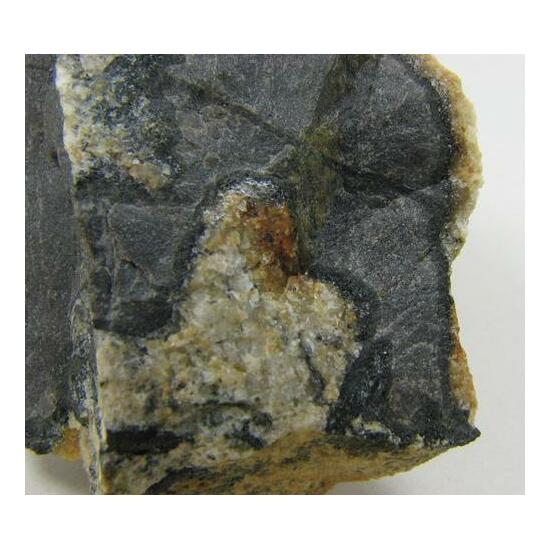 Fluorbritholite-(Ce) & Uraninite & Allanite-(Ce)