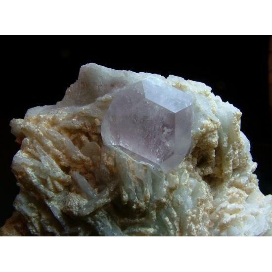 Beryl Var Morganite With Cleavelandite