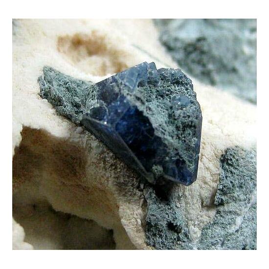 Benitoite Bario-orthojoaquinite & Neptunite