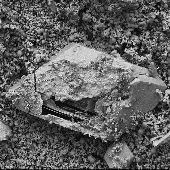 Galloplumbogummite