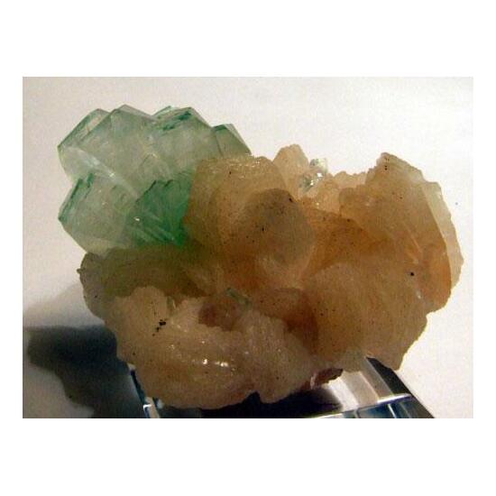 Fluorapophyllite-(K) & Stilbite