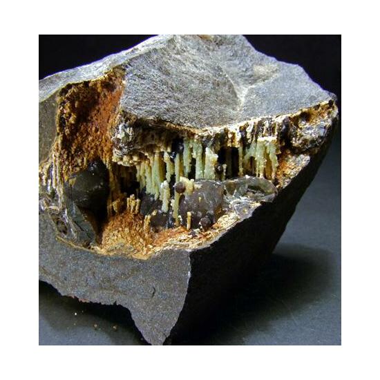 Ferroan Calcite On Chalcedony