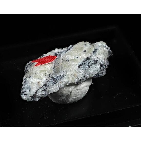 Lusernaite-(Y)