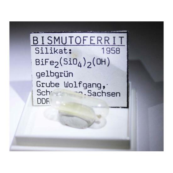Bismutoferrite