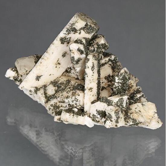 Pericline With Apatite