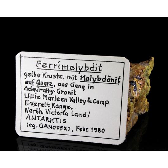 Ferrimolybdite & Molybdite