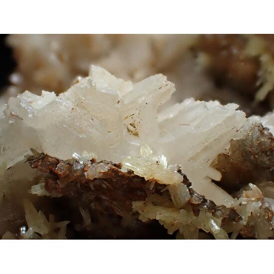 Mimetite & Cerussite