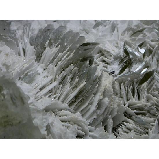Hemimorphite On Hydrozincite On Tarbuttite Cast