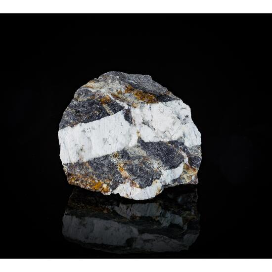 Magnetite Calcite & Hyalite
